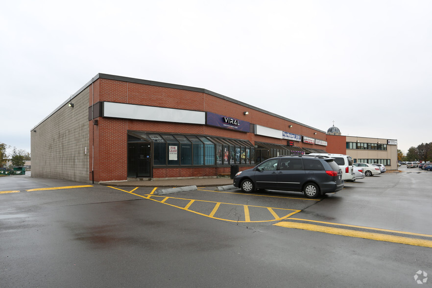 2555 Dixie Rd, Mississauga, ON à louer - Photo de l’immeuble – Image 3 sur 5