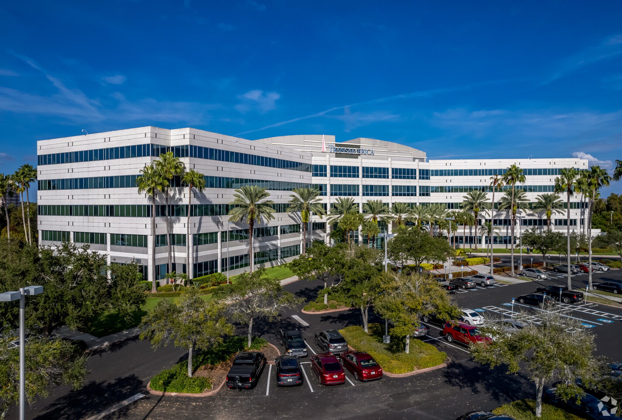 570 Carillon Pky, Saint Petersburg, FL à louer Photo principale– Image 1 sur 9