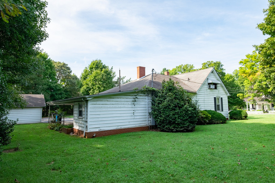 609 E Church St, China Grove, NC à vendre - Photo de l’immeuble – Image 3 sur 15