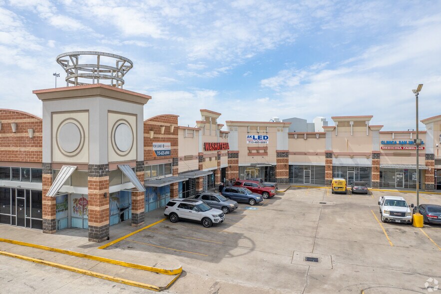 415 W Little York Rd, Houston, TX à louer - Photo de l’immeuble – Image 3 sur 12