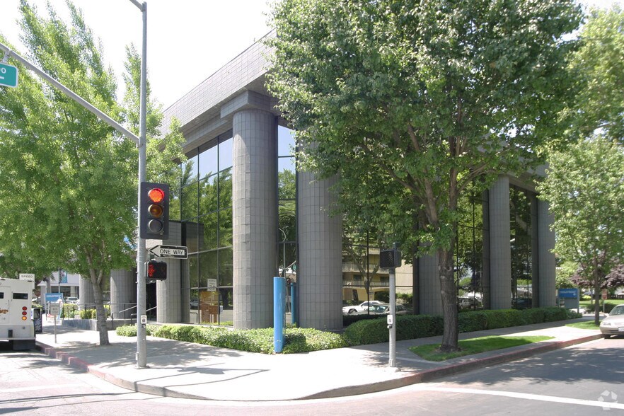 1625 I St, Modesto, CA à louer - Photo de l’immeuble – Image 2 sur 4