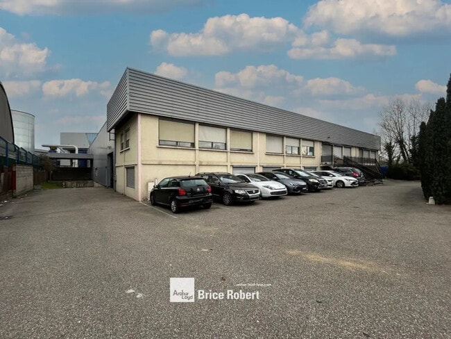 Plus de détails pour 8-12 Chemin De Genas, Saint-Priest - Local d’activités à vendre