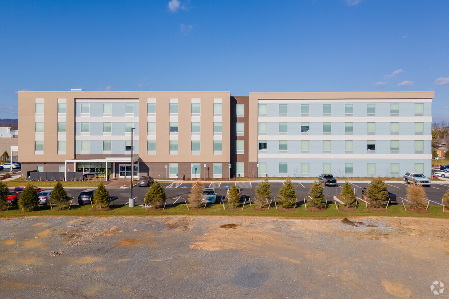 800 Foxcroft Ave, Martinsburg, WV à vendre - Photo de l’immeuble – Image 2 sur 3