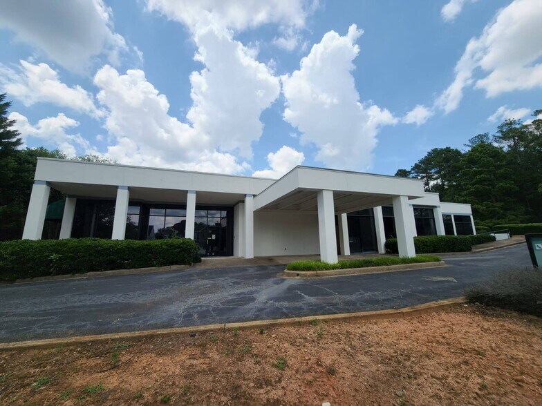 200 Dillon Cir, Spartanburg, SC à vendre - Photo de l’immeuble – Image 2 sur 49