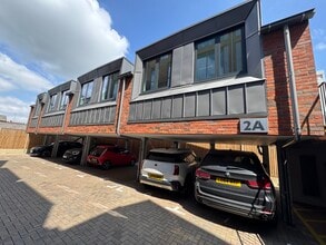 2 Theobald St, Borehamwood à louer Photo de l’immeuble– Image 2 sur 5