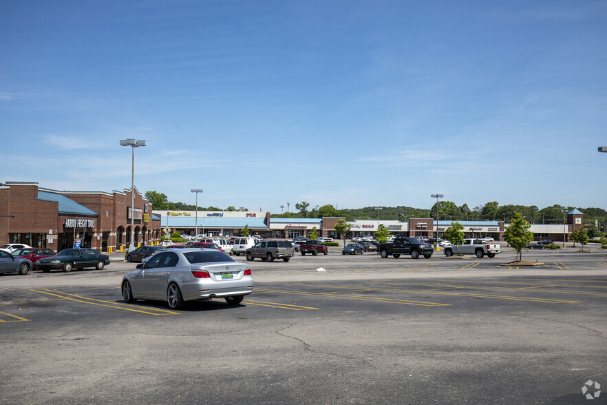 9118-9174 Parkway E, Birmingham, AL à louer - Photo de l’immeuble – Image 3 sur 7