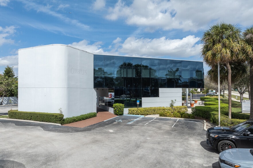 4401 N Federal Hwy, Boca Raton FL - Local commercial