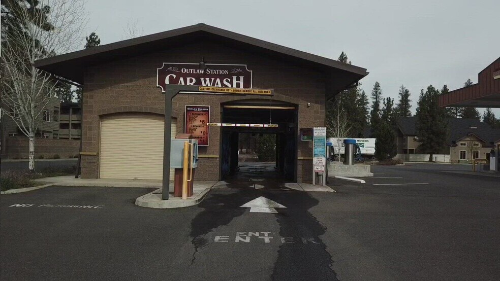 1045 W Rail Way, Sisters, OR à vendre - Vidéo sur l’annonce professionnelle – Image 2 sur 16