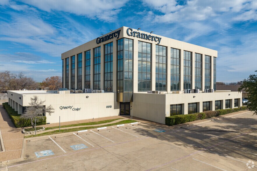 6815 Manhattan Blvd, Fort Worth, TX à louer - Photo principale – Image 1 sur 23