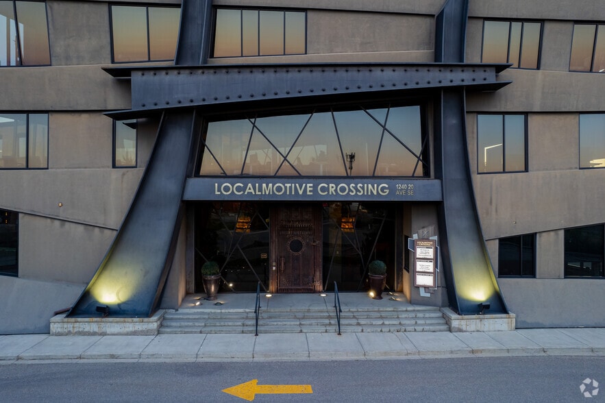 1240 20th Ave SE, Calgary, AB à louer - Photo de l’immeuble – Image 1 sur 6