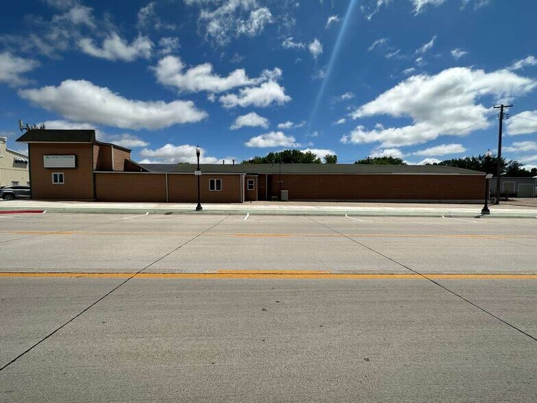 401 E Everett St, Oneill, NE à vendre - Photo de l’immeuble – Image 2 sur 6