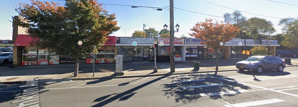 747-761 Franklin Ave, Franklin Square, NY à vendre - Photo principale – Image 1 sur 2