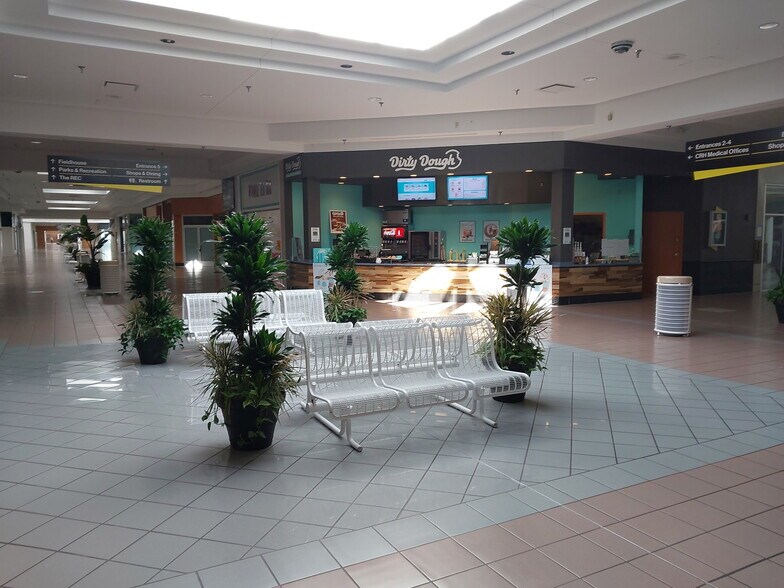 2520 25th St, Columbus, IN à louer - Photo de l’immeuble – Image 3 sur 7