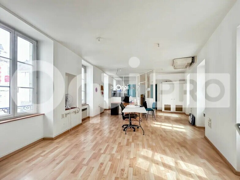 Local d'activités dans Montluçon à vendre - Photo de l’immeuble – Image 3 sur 16