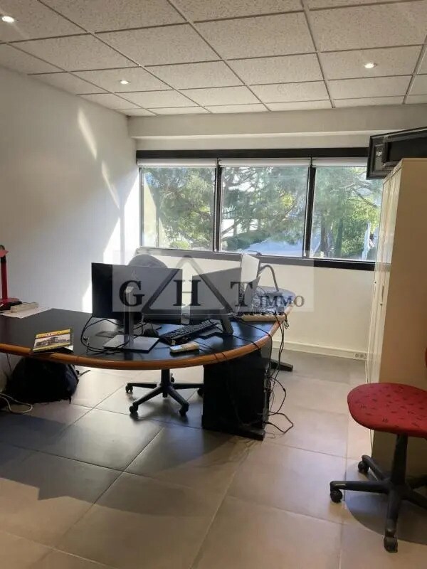 Plus de détails pour Bureau à vendre