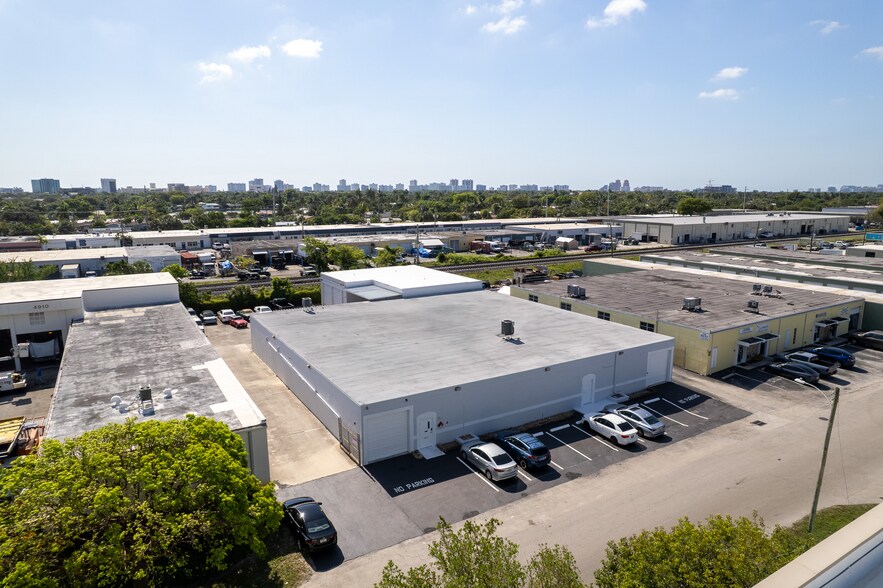 4900 NE 11th Ave, Fort Lauderdale, FL à vendre - Photo de l’immeuble – Image 2 sur 13