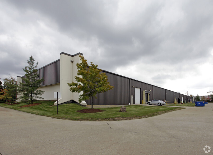 1126 Industrial Pky N, Brunswick, OH à louer - Photo de l’immeuble – Image 2 sur 2