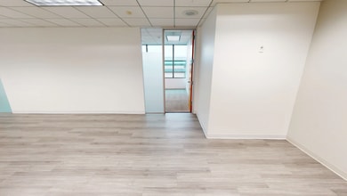 15301 Ventura Blvd, Sherman Oaks, CA à louer Numérisation 3D Matterport– Image 1 sur 2