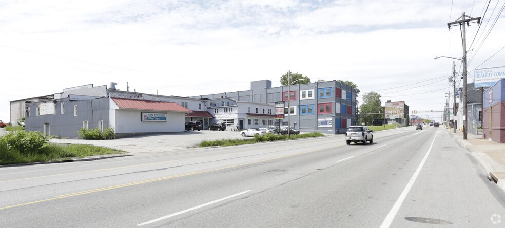 943-953 W 12th St, Erie, PA à louer - Photo de l’immeuble – Image 2 sur 4