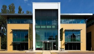 Plus de détails pour Chiltern Hl, Gerrards Cross - Bureau à louer