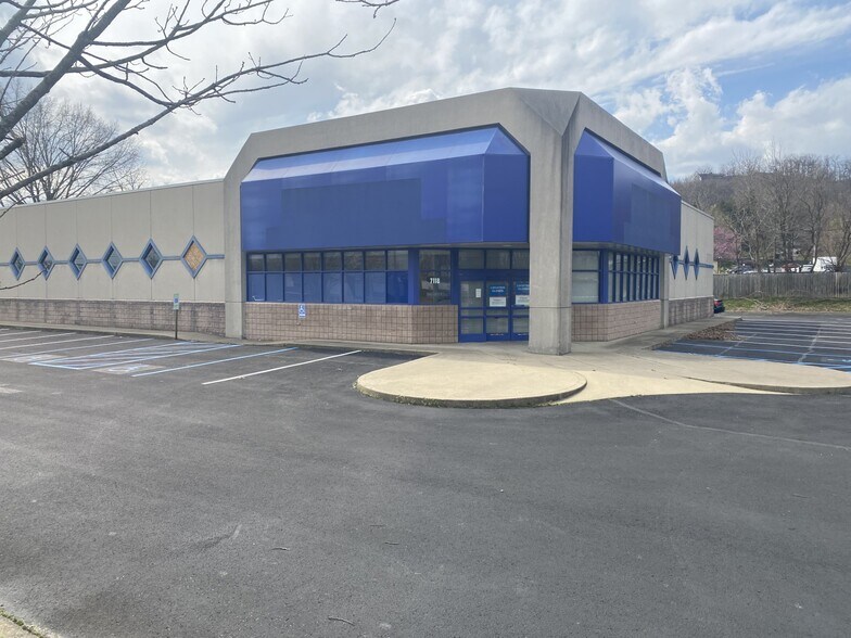7118 Southside Dr, Louisville, KY à vendre - Photo de l’immeuble – Image 3 sur 4