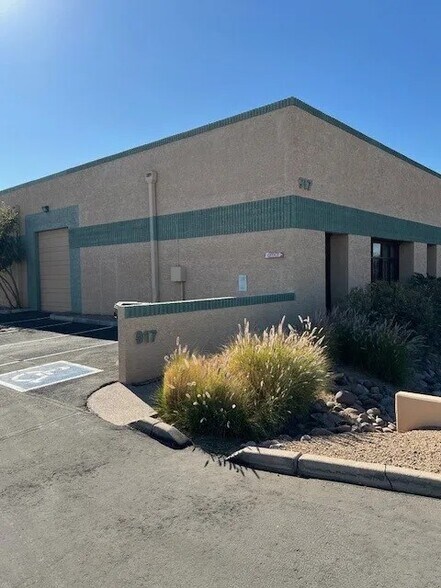 917-929 E Isabella Ave, Mesa, AZ à louer - Photo de l’immeuble – Image 2 sur 4