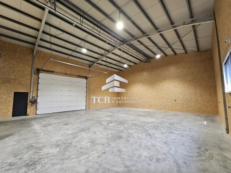 Local d’activités dans Cordemais à louer - Photo de l’immeuble – Image 2 sur 9