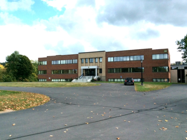 44 Shelter Rock Rd, Danbury, CT à louer - Photo de l’immeuble – Image 2 sur 35