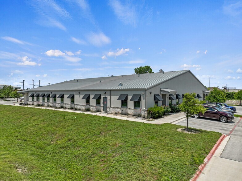 2300 Picadilly Dr, Round Rock, TX à louer - Photo de l’immeuble – Image 1 sur 11