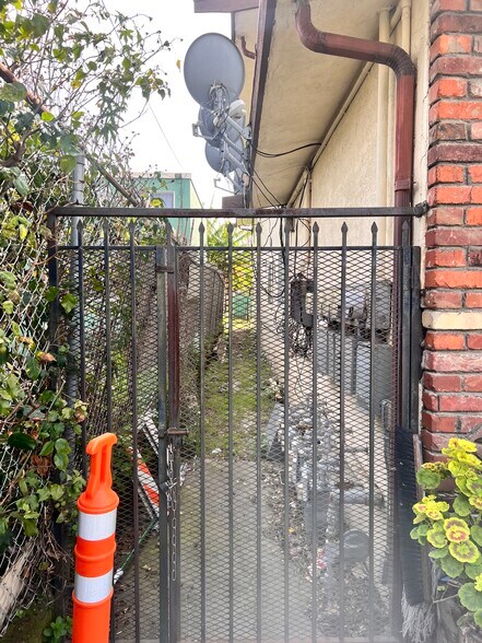 933 41st St, Oakland, CA à vendre - Photo de l’immeuble – Image 3 sur 19