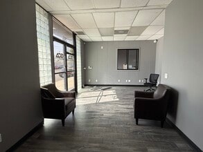 2905 Winona Ave, Burbank, CA à louer Photo intérieure– Image 2 sur 18