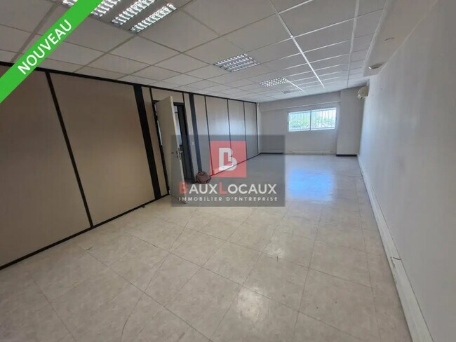 Plus de détails pour 4 Avenue De L'Homme A La Fenetre, Châteauneuf-les-Martigues - Local commercial à louer