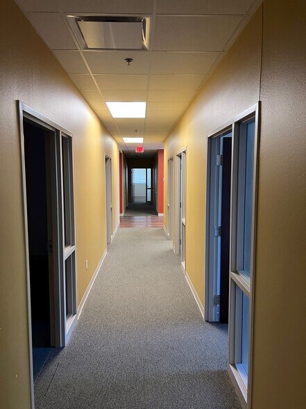 3401 SE Macy Rd, Bentonville, AR à louer - Photo intérieure – Image 3 sur 11