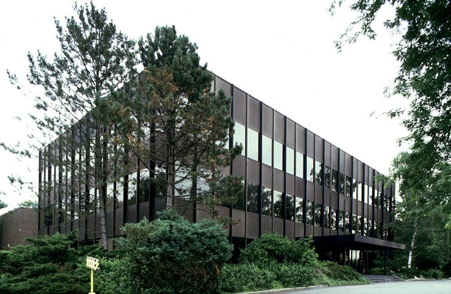 420 Columbus Ave, Valhalla, NY à louer - Photo de l’immeuble – Image 2 sur 29
