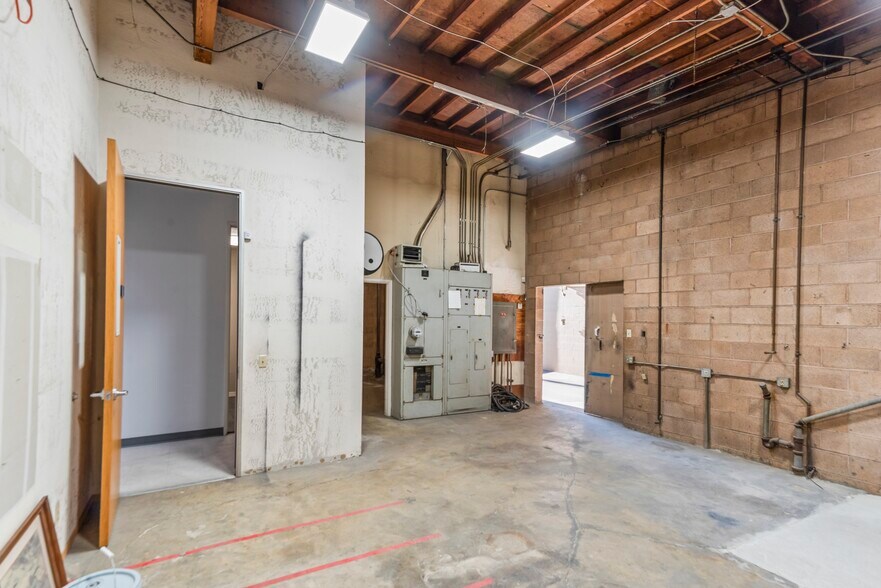 585 W Hedding St, San Jose, CA à vendre - Photo de l’immeuble – Image 3 sur 23