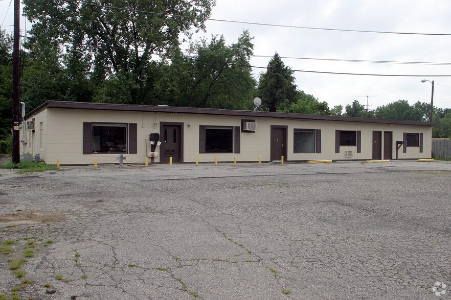 6455 Massachusetts Ave, Indianapolis, IN à louer - Photo de l’immeuble – Image 2 sur 16