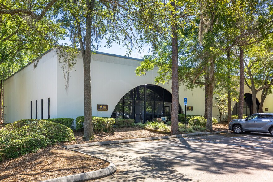 7750-1 Bayberry Rd, Jacksonville, FL à louer - Photo de l’immeuble – Image 3 sur 22