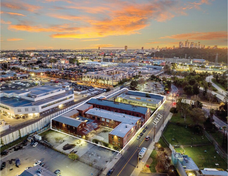2626 Lacy St, Los Angeles, CA à vendre - Photo de l’immeuble – Image 2 sur 25