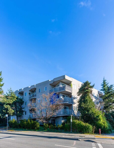Alpine Fir Portfolio portefeuille de 4 biens à vendre sur LoopNet.fr - Photo de l’immeuble – Image 3 sur 8