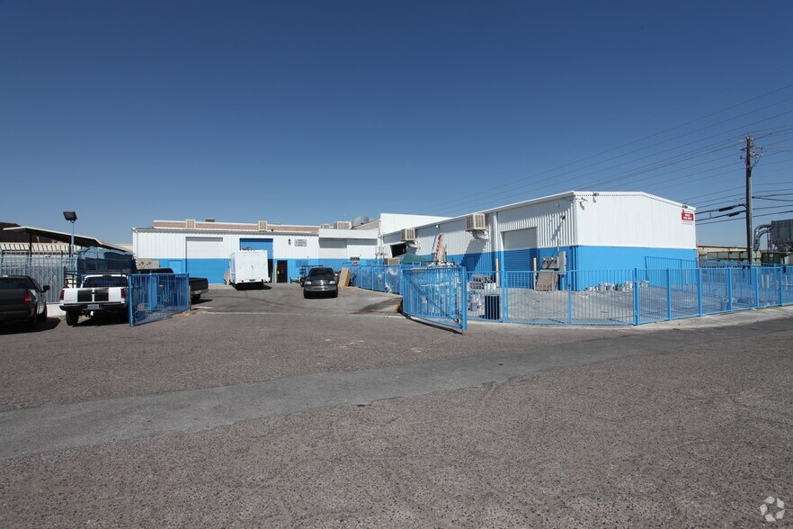 3977 W Oquendo Rd, Las Vegas, NV à louer - Photo de l’immeuble – Image 2 sur 3
