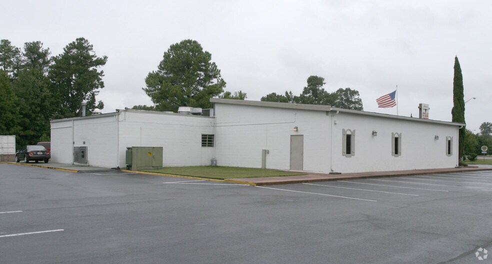 11847 Jefferson Ave, Newport News, VA à vendre - Photo de l’immeuble – Image 3 sur 8