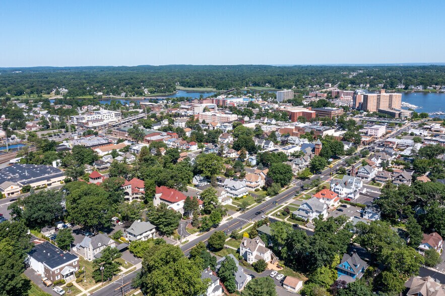 130 Maple Ave, Red Bank, NJ à louer - Aérien – Image 3 sur 38