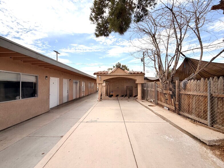 1967 Linn Ln, Las Vegas, NV à vendre - Photo de l’immeuble – Image 3 sur 23