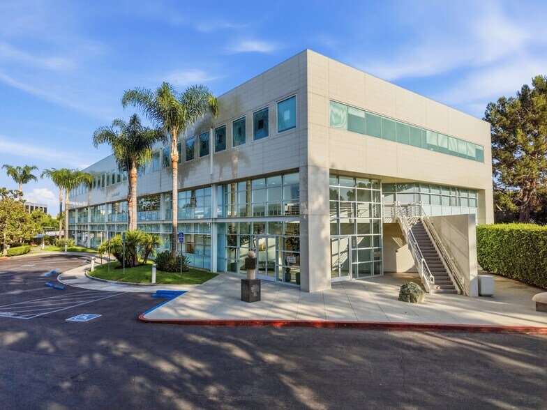 1 Venture, Irvine, CA à louer - Photo de l’immeuble – Image 2 sur 11