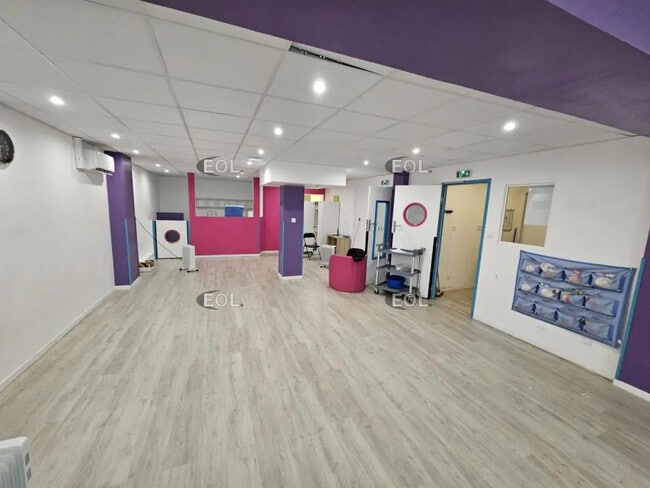 Plus de détails pour Local d’activités à vendre