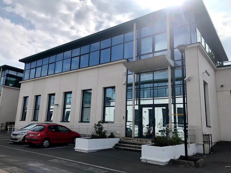 Industriel/Logistique dans Villeneuve-la-Garenne à louer - Photo de l’immeuble – Image 1 sur 8