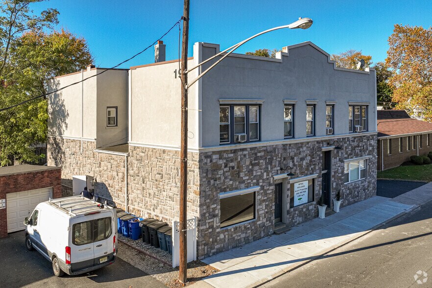 19 Morris Ave, Springfield, NJ à louer - Photo de l’immeuble – Image 1 sur 11