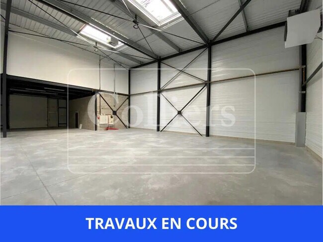 Plus de détails pour Local d’activités à vendre