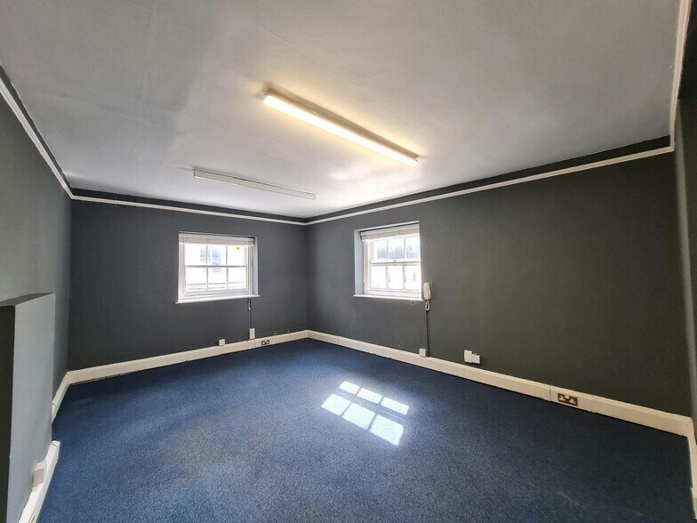 53-53A George St, Richmond à louer - Photo de l’immeuble – Image 3 sur 3