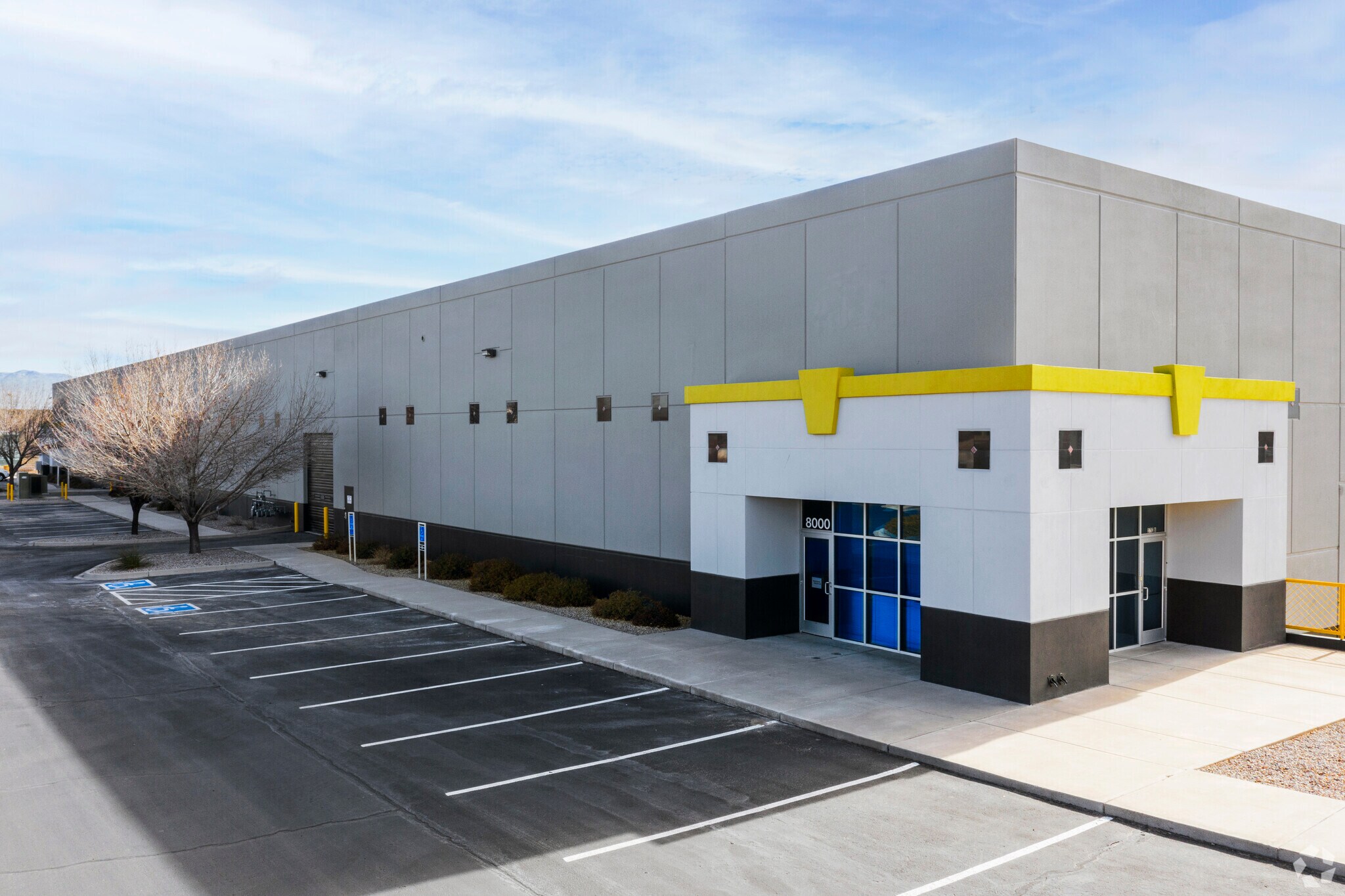 8000 Bluewater Rd NW, Albuquerque, NM à louer Photo principale– Image 1 sur 8